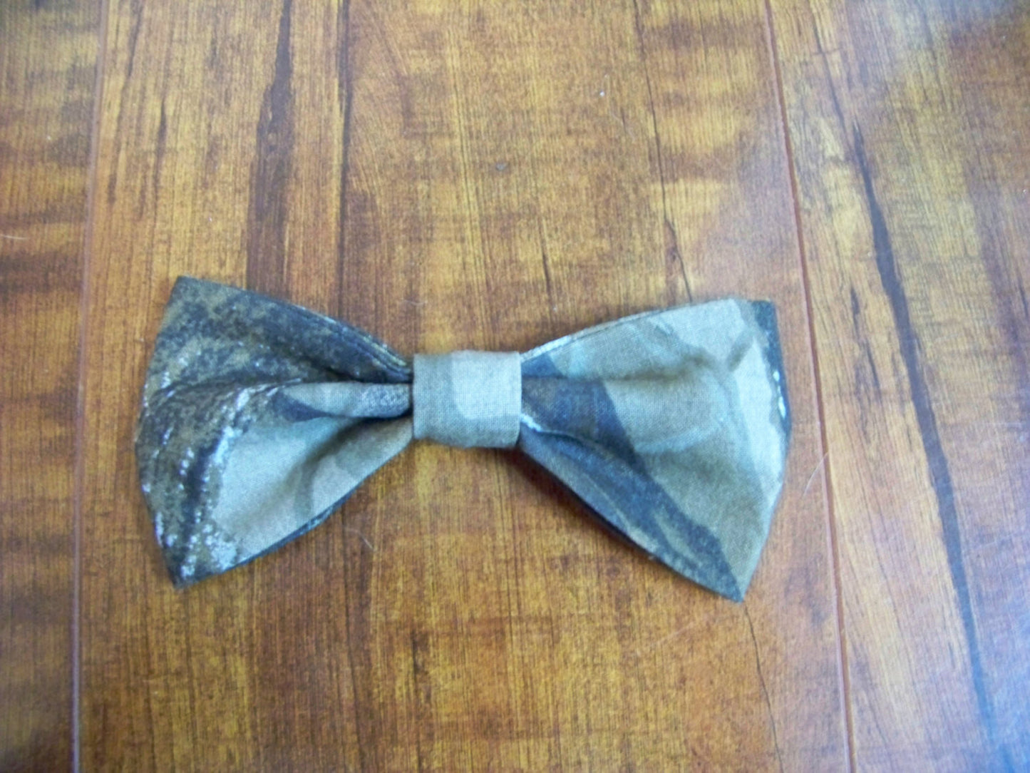 camo fabric hair bow your choice of clip girls green and brown camouflage cloth hairbow