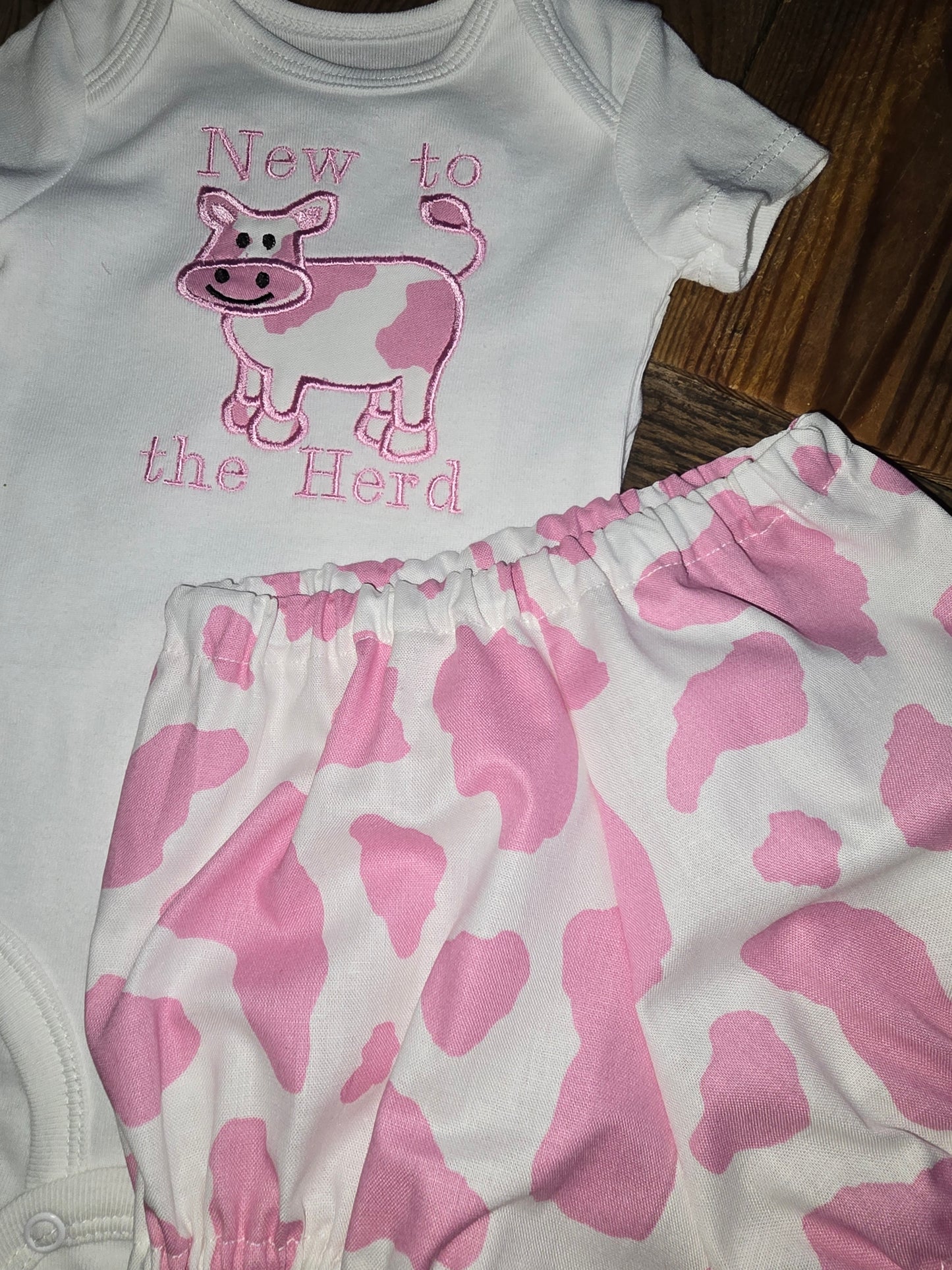 New to the Herd Two Piece Outfit Size 3m